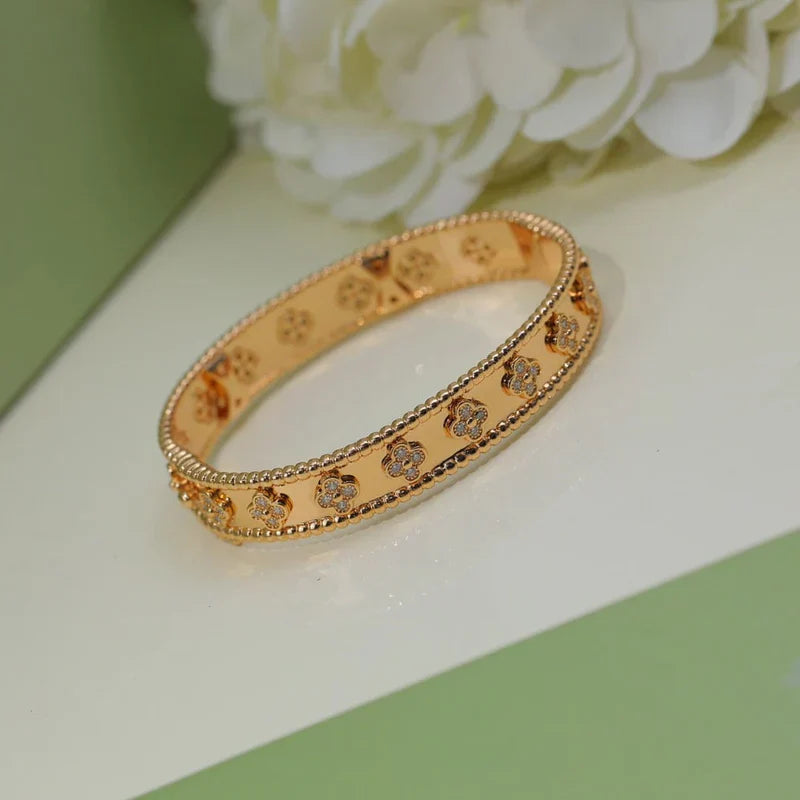 Noble Perlée Clovers Bracelet