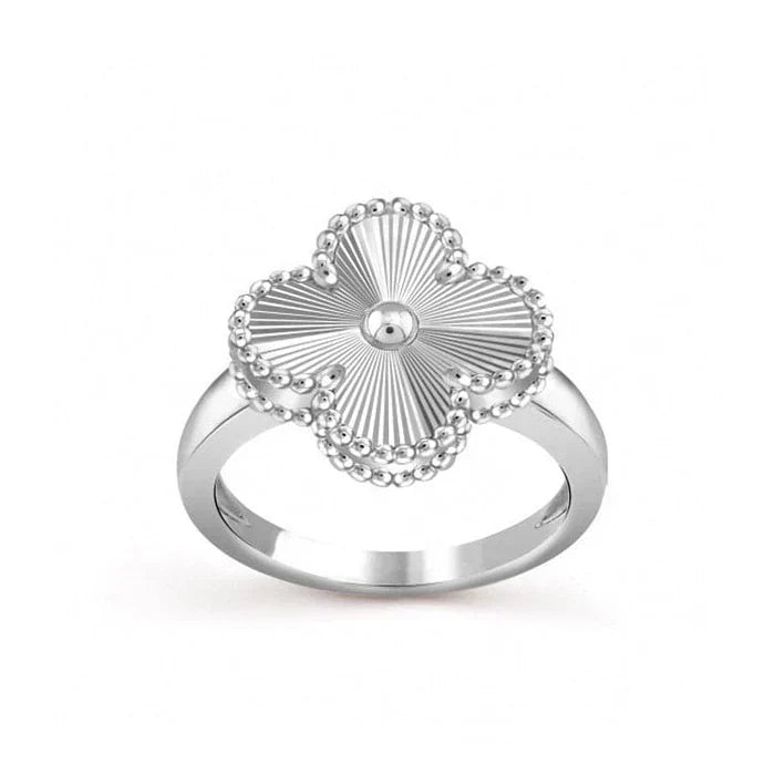 Noble Vintage White Gold Alhambra Ring