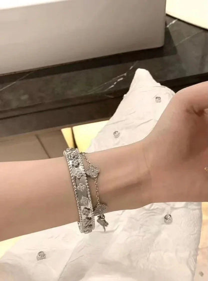 Noble Perlée Clovers Bracelet