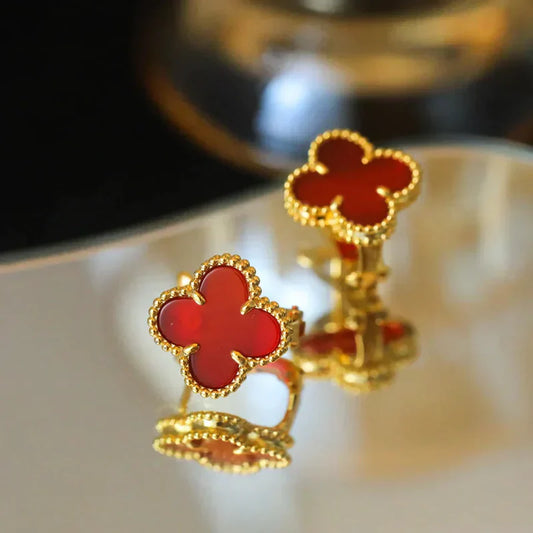 Noble Clover Medium Gold Carnelian Stud Earrings