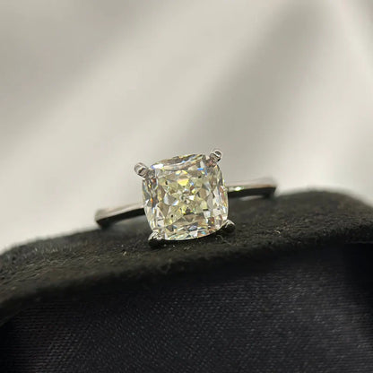 Noble Diamond Engagement Ring